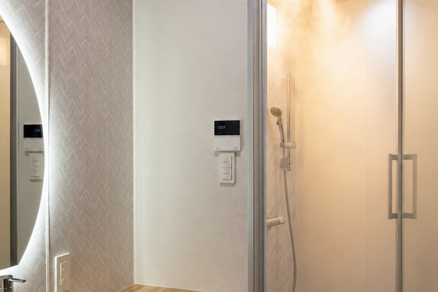BATHROOM & MIST SAUNA